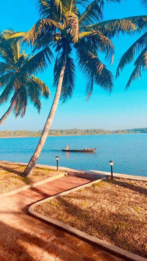 Blue Heron Resorts Guruvayur Exterior photo